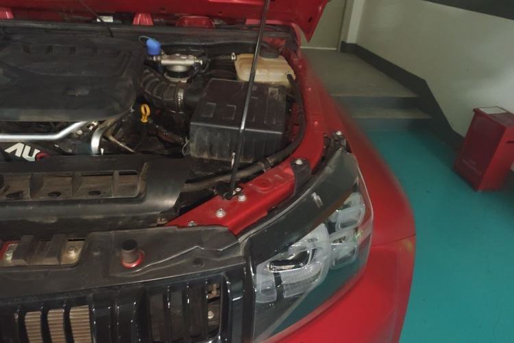 Used BAIC Off-Road BJ40 2023 2.0D Automatic Four-Wheel Drive Blade Hero Edition Adventurer Type Engine Bay Left