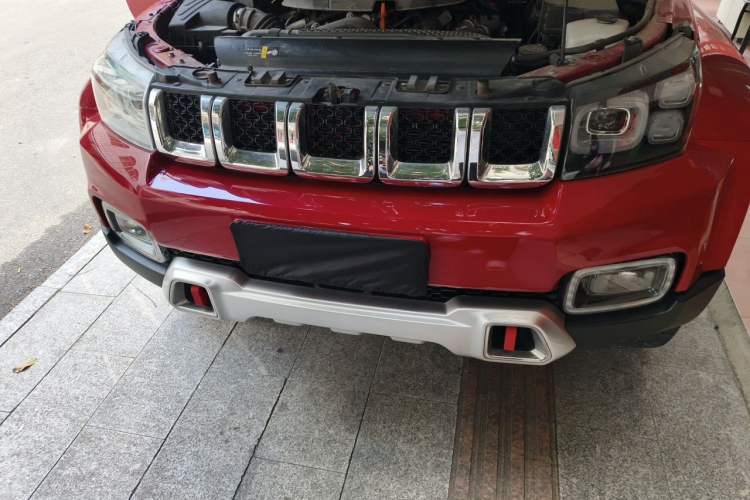 Used BAIC Off-Road BJ40 2023 2.0T Automatic Four-Wheel Drive Urban Hunter Edition Chivalrous Type Engine Bay