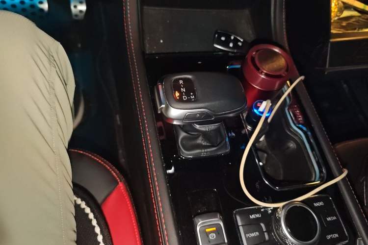 Used BAIC Off-Road BJ40 2023 2.0D Automatic Four-Wheel Drive Blade Hero Edition Adventurer Type Gear Lever