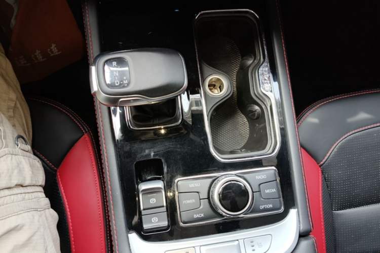 Used BAIC Off-Road BJ40 2023 2.0D Automatic Four-Wheel Drive Blade Hero Edition Adventurer Type Gear Lever