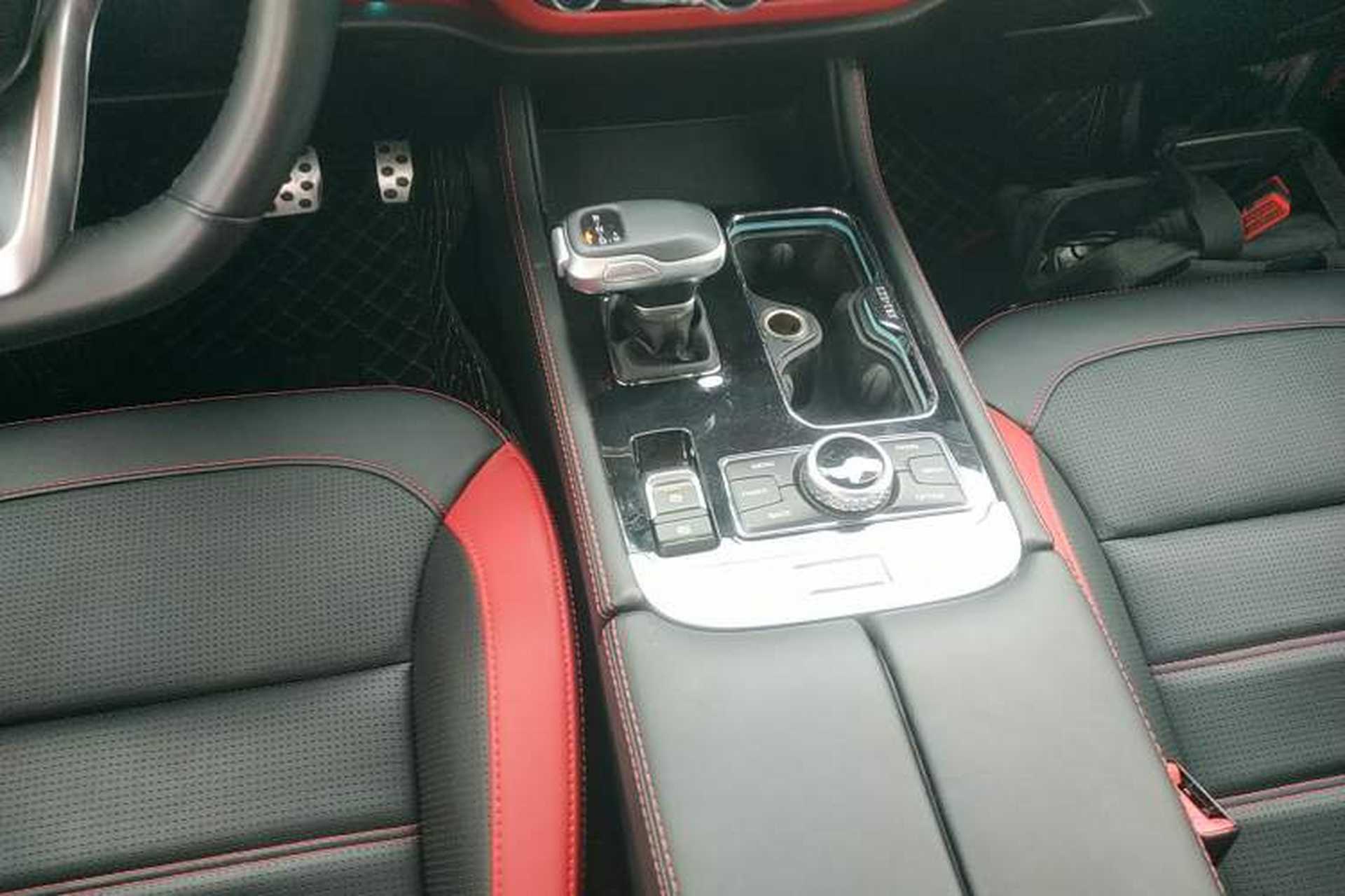 Used BAIC Off-Road BJ40 2023 2.0T Automatic Four-Wheel Drive Urban Hunter Edition Chivalrous Type Gear Lever