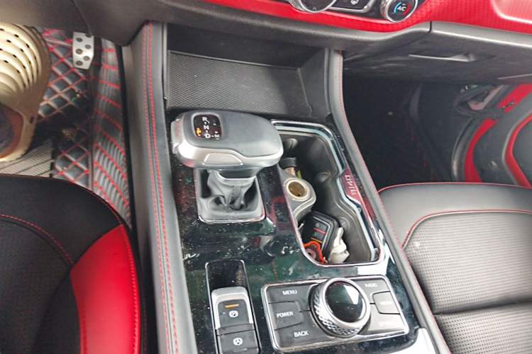 Used BAIC Off-Road BJ40 2023 2.0T Automatic Four-Wheel Drive Urban Hunter Edition Chivalrous Type Gear Lever