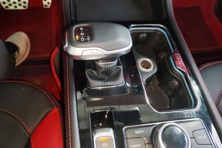Used BAIC Off-Road BJ40 2023 2.0T Automatic Four-Wheel Drive Urban Hunter Edition Chivalrous Type Gear Lever