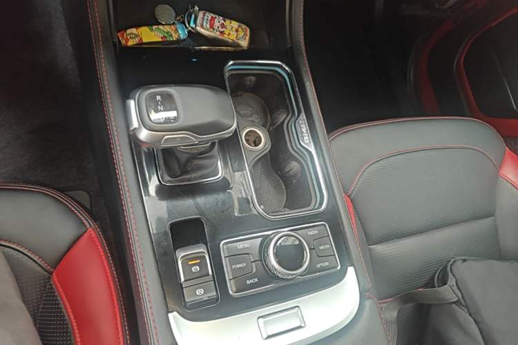 Used BAIC Off-Road BJ40 2023 2.0T Automatic Four-Wheel Drive Urban Hunter Edition Chivalrous Type Gear Lever