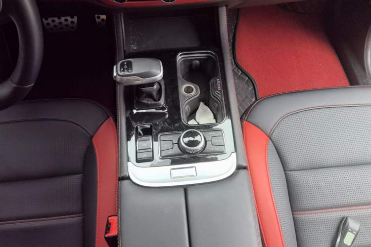 Used BAIC Off-Road BJ40 2023 2.0T Automatic Four-Wheel Drive Urban Hunter Edition Chivalrous Type Gear Lever