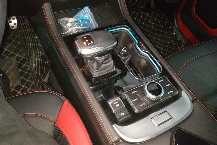 Used BAIC Off-Road BJ40 2023 2.0T Automatic Four-Wheel Drive Urban Hunter Edition Chivalrous Type Gear Lever