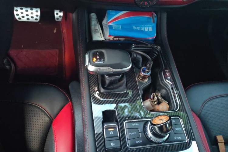 Used BAIC Off-Road BJ40 2023 2.0T Automatic Four-Wheel Drive Urban Hunter Edition Chivalrous Type Gear Lever