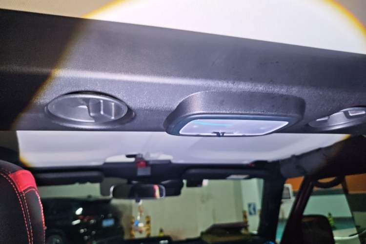 Used BAIC Off-Road BJ40 2023 2.0D Automatic Four-Wheel Drive Blade Hero Edition Adventurer Type Headliner