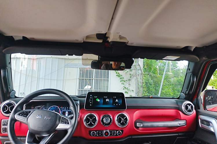 Used BAIC Off-Road BJ40 2023 2.0T Automatic Four-Wheel Drive Urban Hunter Edition Chivalrous Type Headliner