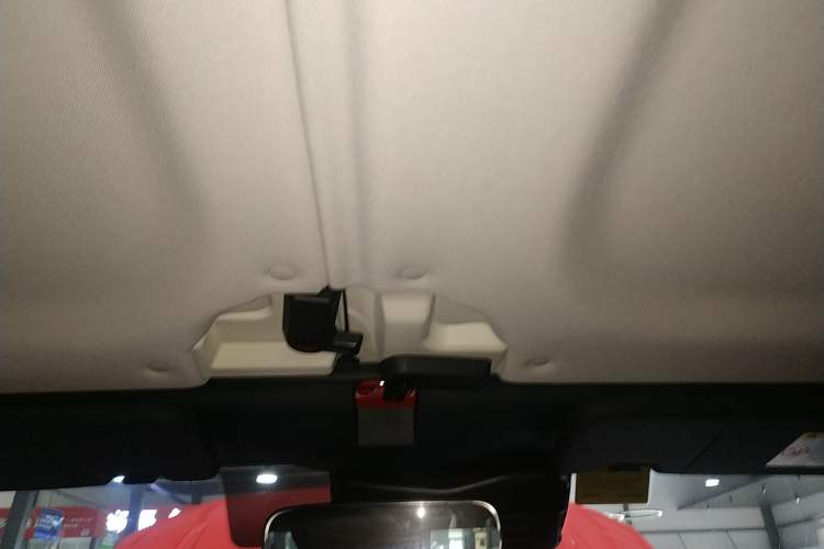 Used BAIC Off-Road BJ40 2023 2.0T Automatic Four-Wheel Drive Urban Hunter Edition Chivalrous Type Headliner
