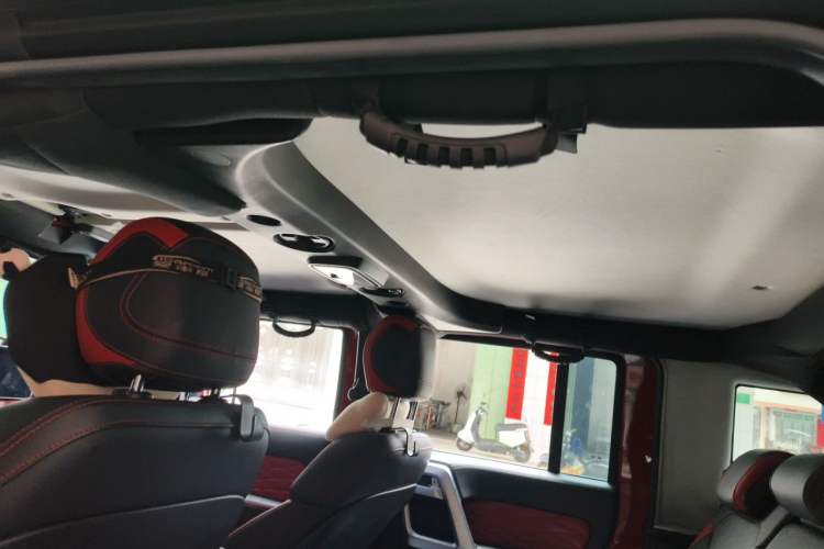 Used BAIC Off-Road BJ40 2023 2.0T Automatic Four-Wheel Drive Urban Hunter Edition Chivalrous Type Headliner