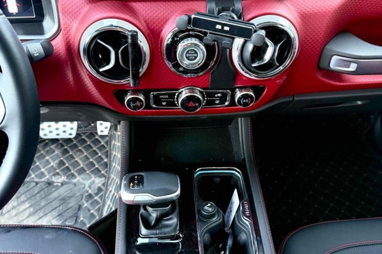 Used BAIC Off-Road BJ40 2023 2.0T Automatic Four-Wheel Drive Urban Hunter Edition Chivalrous Type Interior 6