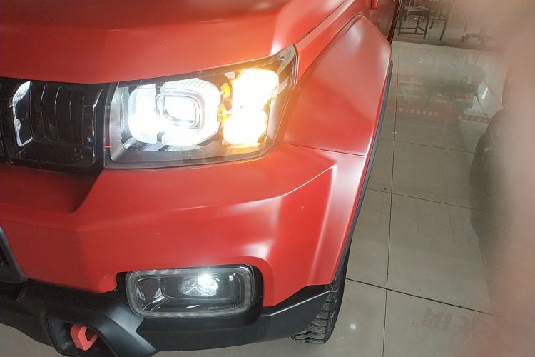 Used BAIC Off-Road BJ40 2023 2.0D Automatic Four-Wheel Drive Blade Hero Edition Adventurer Type Left Front Headlight