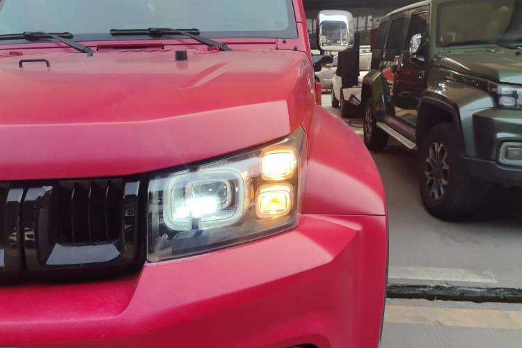 Used BAIC Off-Road BJ40 2023 2.0D Automatic Four-Wheel Drive Blade Hero Edition Adventurer Type Left Front Headlight