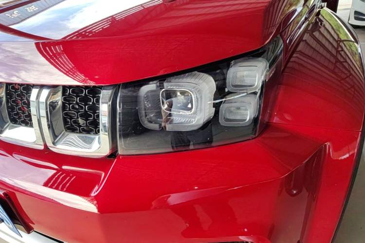 Used BAIC Off-Road BJ40 2023 2.0T Automatic Four-Wheel Drive Urban Hunter Edition Chivalrous Type Left Front Headlight