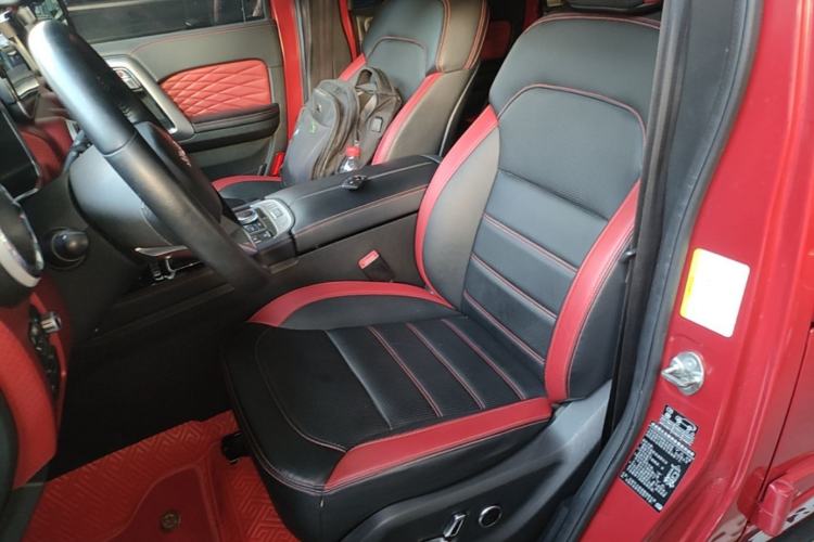 Used BAIC Off-Road BJ40 2023 2.0D Automatic Four-Wheel Drive Blade Hero Edition Adventurer Type Left Front Seat