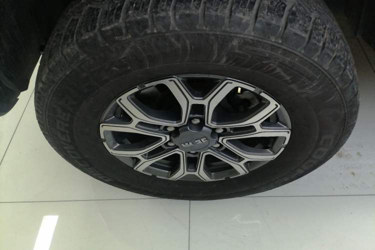 Used BAIC Off-Road BJ40 2023 2.0T Automatic Four-Wheel Drive Urban Hunter Edition Chivalrous Type Left Front Wheel Hub