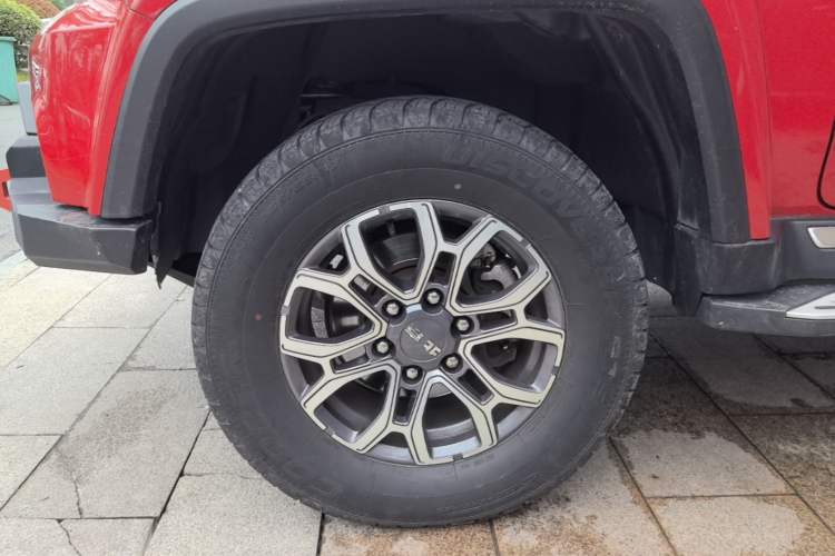 Used BAIC Off-Road BJ40 2023 2.0T Automatic Four-Wheel Drive Urban Hunter Edition Chivalrous Type Left Front Wheel Hub