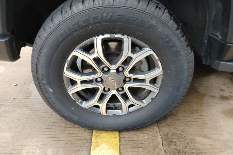 Used BAIC Off-Road BJ40 2023 2.0T Automatic Four-Wheel Drive Urban Hunter Edition Chivalrous Type Left Front Wheel Hub