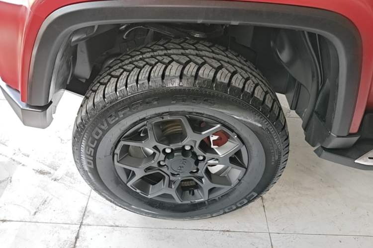 Used BAIC Off-Road BJ40 2023 2.0D Automatic Four-Wheel Drive Blade Hero Edition Adventurer Type Left Front Wheel Hub