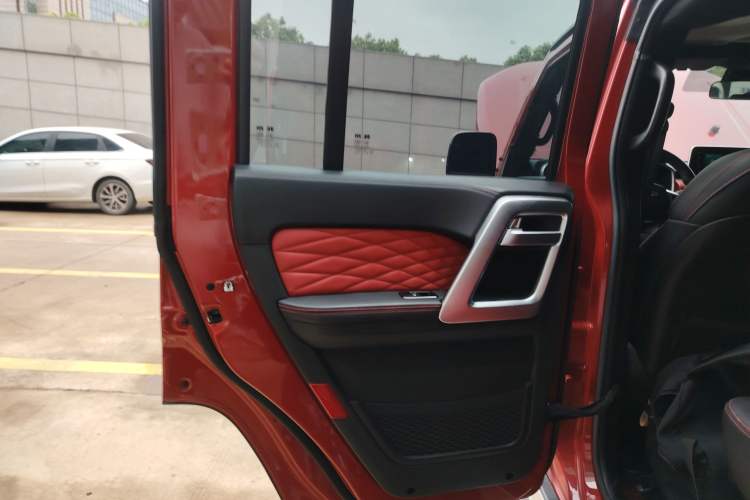 Used BAIC Off-Road BJ40 2023 2.0T Automatic Four-Wheel Drive Urban Hunter Edition Chivalrous Type Left Rear Door Interior