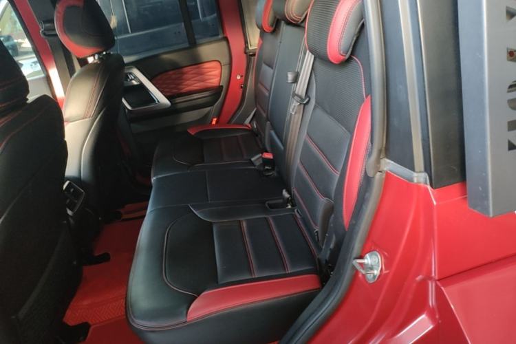 Used BAIC Off-Road BJ40 2023 2.0D Automatic Four-Wheel Drive Blade Hero Edition Adventurer Type Left Rear Seat