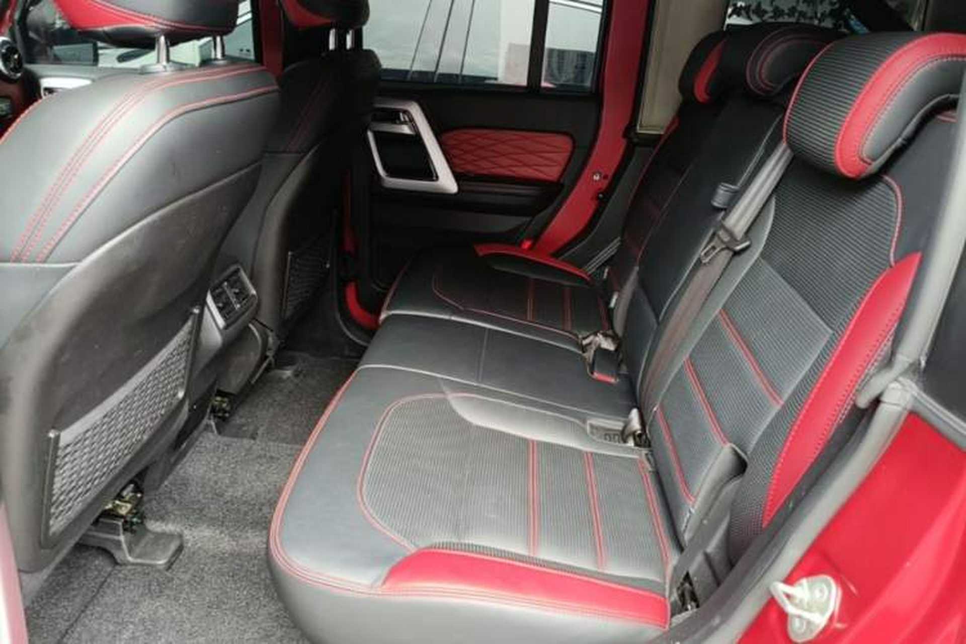 Used BAIC Off-Road BJ40 2023 2.0D Automatic Four-Wheel Drive Blade Hero Edition Adventurer Type Left Rear Seat