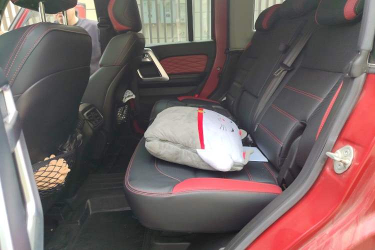 Used BAIC Off-Road BJ40 2023 2.0D Automatic Four-Wheel Drive Blade Hero Edition Adventurer Type (with Front and Rear Electronic Locks) Left Rear Seat