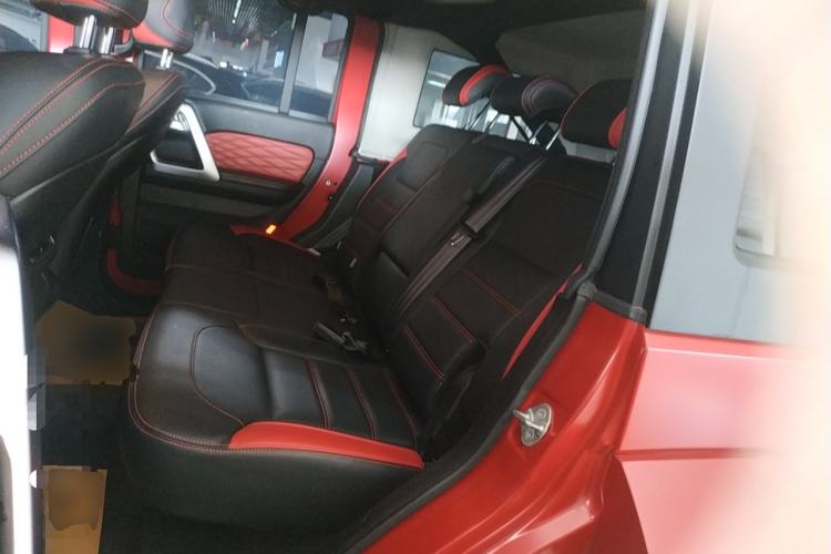 Used BAIC Off-Road BJ40 2023 2.0D Automatic Four-Wheel Drive Blade Hero Edition Adventurer Type Left Rear Seat