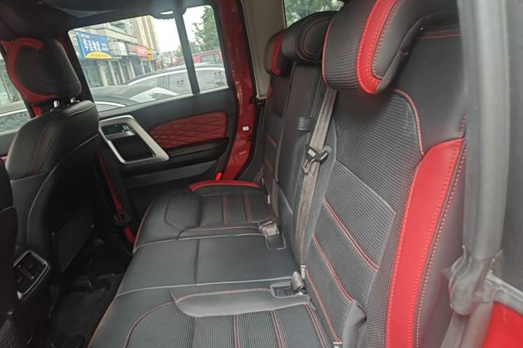 Used BAIC Off-Road BJ40 2023 2.0T Automatic Four-Wheel Drive Urban Hunter Edition Chivalrous Type Left Rear Seat