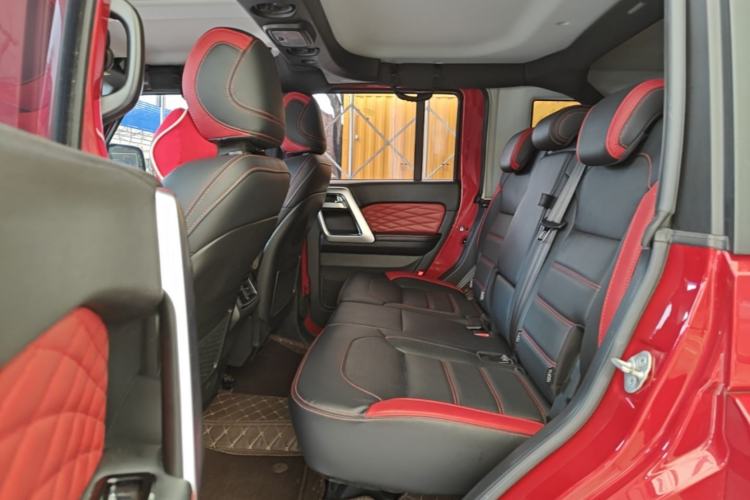 Used BAIC Off-Road BJ40 2023 2.0T Automatic Four-Wheel Drive Urban Hunter Edition Chivalrous Type Left Rear Seat