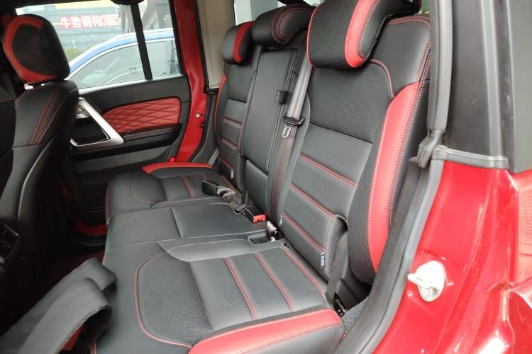 Used BAIC Off-Road BJ40 2023 2.0T Automatic Four-Wheel Drive Urban Hunter Edition Chivalrous Type Left Rear Seat