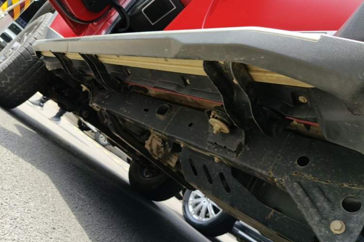 Used BAIC Off-Road BJ40 2023 2.0D Automatic Four-Wheel Drive Blade Hero Edition Adventurer Type Left Side Sill
