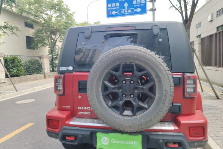 Used BAIC Off-Road BJ40 2023 2.0D Automatic Four-Wheel Drive Blade Hero Edition Adventurer Type (with Front and Rear Electronic Locks) Rear