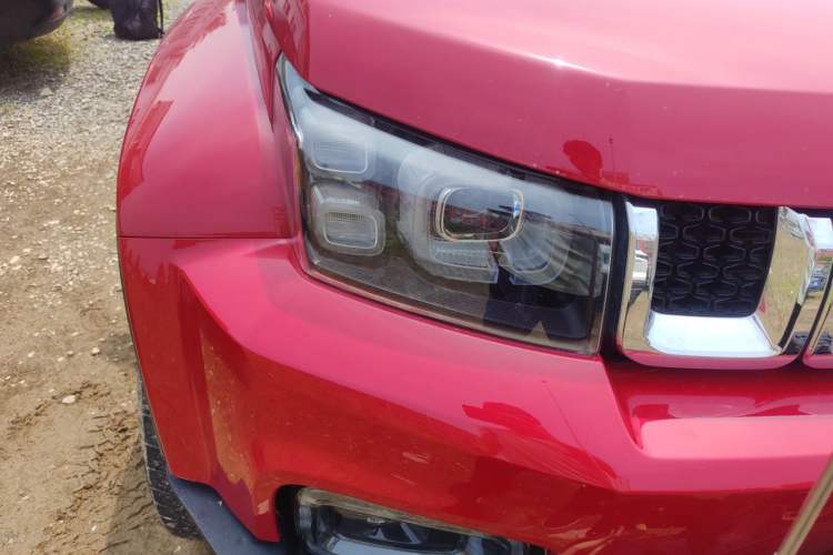 Used BAIC Off-Road BJ40 2023 2.0T Automatic Four-Wheel Drive Urban Hunter Edition Prestige Version Right Front Headlight