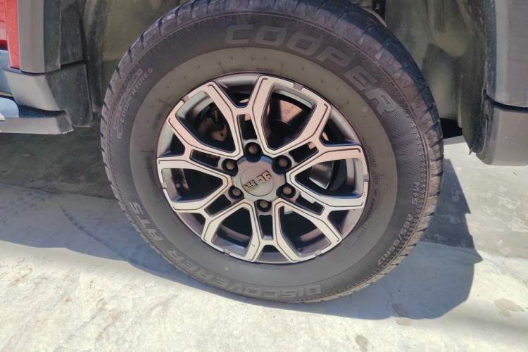 Used BAIC Off-Road BJ40 2023 2.0T Automatic Four-Wheel Drive Urban Hunter Edition Chivalrous Type Right Front Wheel Hub
