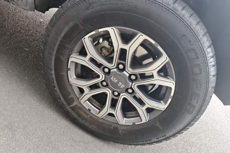 Used BAIC Off-Road BJ40 2023 2.0T Automatic Four-Wheel Drive Urban Hunter Edition Chivalrous Type Right Front Wheel Hub
