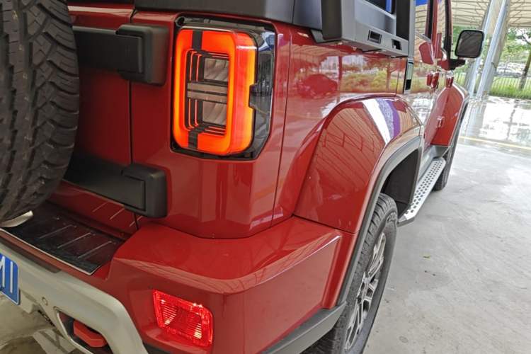 Used BAIC Off-Road BJ40 2023 2.0T Automatic Four-Wheel Drive Urban Hunter Edition Chivalrous Type Right Rear Taillight