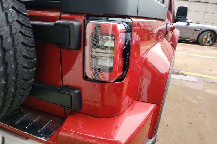 Used BAIC Off-Road BJ40 2023 2.0T Automatic Four-Wheel Drive Urban Hunter Edition Chivalrous Type Right Rear Taillight