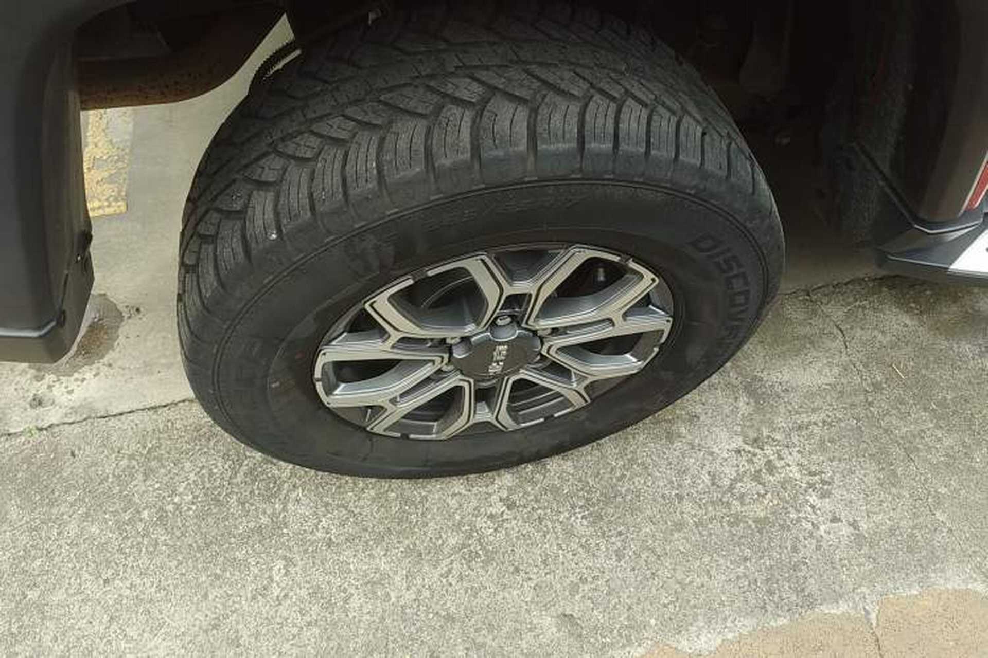 Used BAIC Off-Road BJ40 2023 2.0T Automatic Four-Wheel Drive Urban Hunter Edition Chivalrous Type Right Rear Wheel Hub