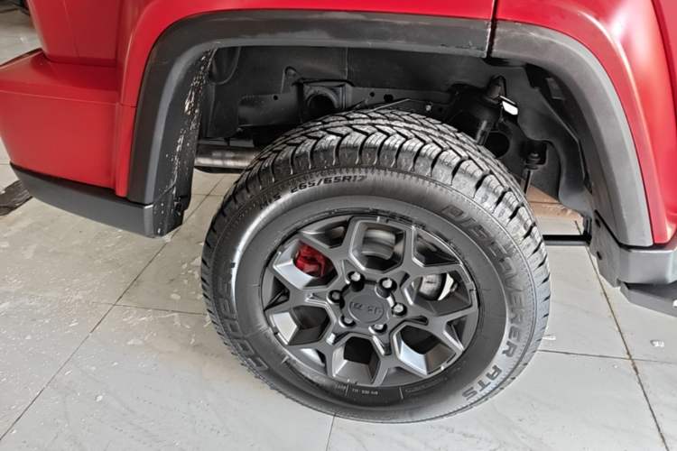 Used BAIC Off-Road BJ40 2023 2.0D Automatic Four-Wheel Drive Blade Hero Edition Adventurer Type Right Rear Wheel Hub