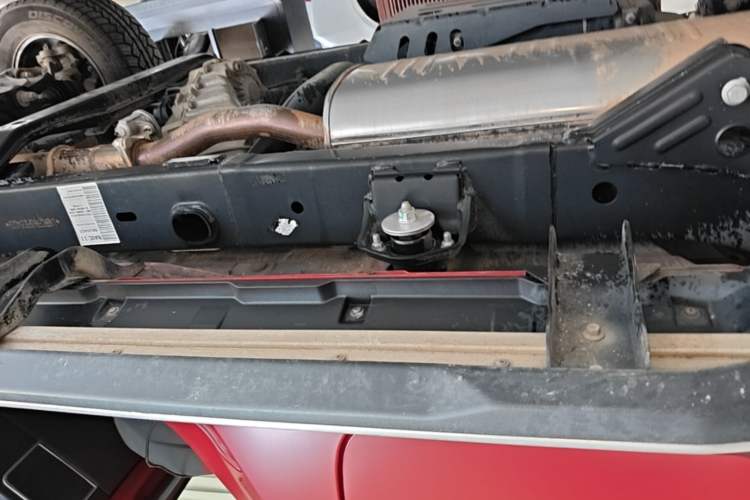 Used BAIC Off-Road BJ40 2023 2.0D Automatic Four-Wheel Drive Blade Hero Edition Adventurer Type Right Side Sill