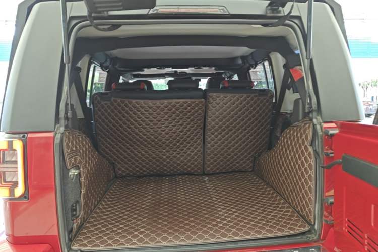 Used BAIC Off-Road BJ40 2023 2.0T Automatic Four-Wheel Drive Urban Hunter Edition Chivalrous Type Trunk