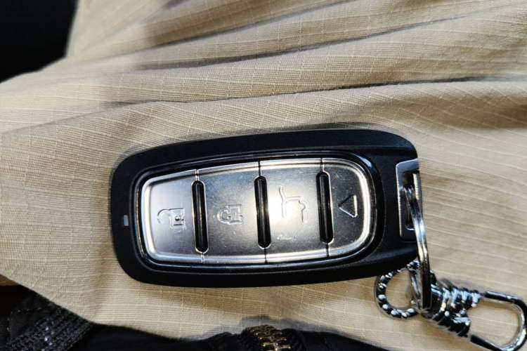 Used BAIC Off-Road BJ40 2023 2.0D Automatic Four-Wheel Drive Blade Hero Edition Adventurer Type Vehicle Key