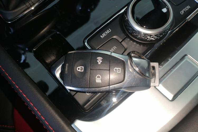 Used BAIC Off-Road BJ40 2023 2.0T Automatic Four-Wheel Drive Urban Hunter Edition Chivalrous Type Vehicle Key