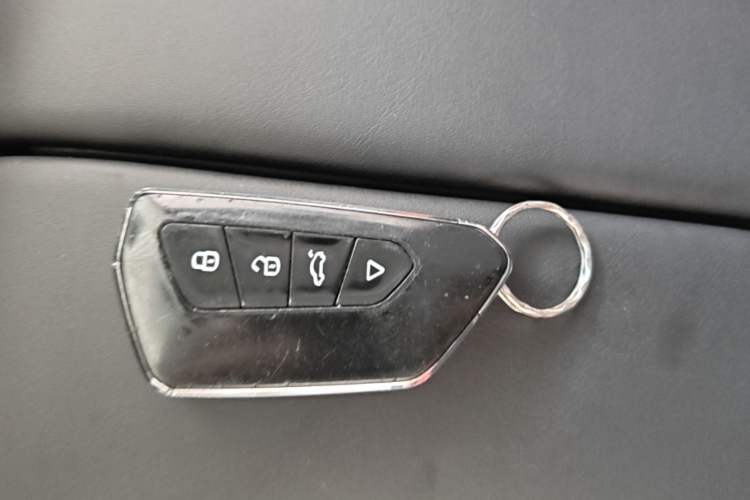 Used BAIC Off-Road BJ40 2023 2.0D Automatic Four-Wheel Drive Blade Hero Edition Adventurer Type Vehicle Key