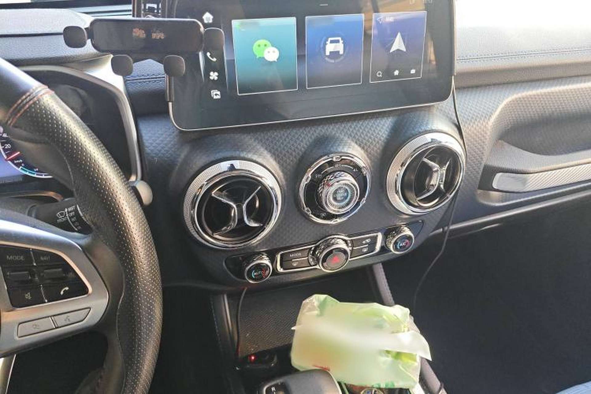 Used BAIC Off-Road BJ40 2023 2.0D Automatic Four-Wheel Drive Blade Hero Edition Adventurer Type Audio And AC Panel