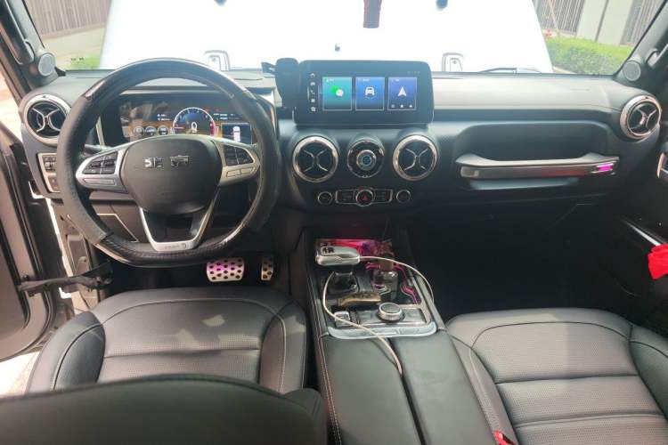 Used BAIC Off-Road BJ40 2023 2.0T Automatic Four-Wheel Drive Ring of the Tower Champion Edition Center Console