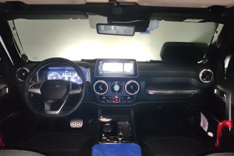 Used BAIC Off-Road BJ40 2023 2.0T Automatic Four-Wheel Drive Ring of the Tower Champion Edition Center Console
