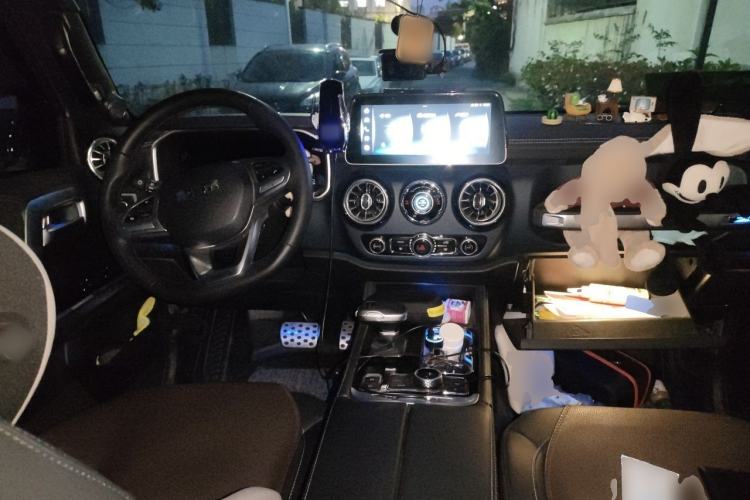 Used BAIC Off-Road BJ40 2023 2.0T Automatic Four-Wheel Drive Ring of the Tower Champion Edition Center Console